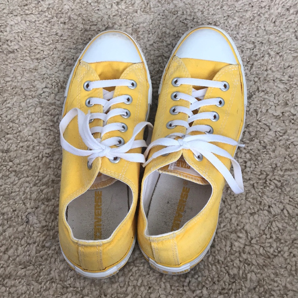 Yellow converse